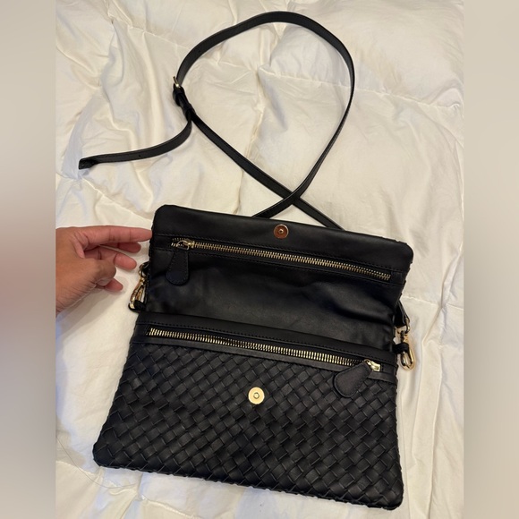 Quince Italian Handwoven Convertible Clutch - Picture 3 of 9